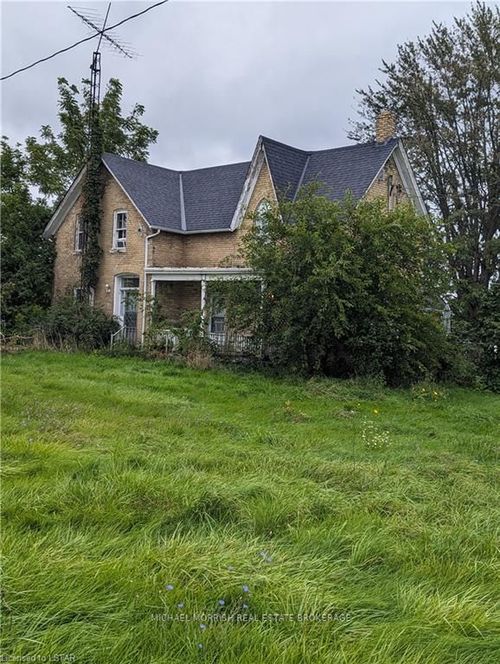 3280 Nauvoo Rd, Brooke Alvinston, ON, N0N1A0 | Card Image