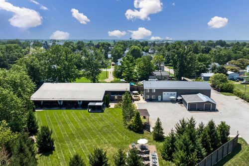 8 E 3rd Ave, Mount Sterling, OH, 43143-1179 | Card Image