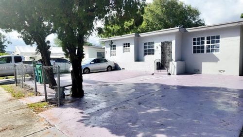 2367 Nw 82nd St, Miami, FL, 33147-4841 | Card Image