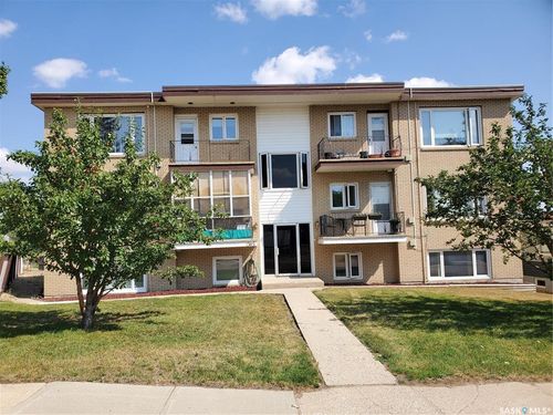 5-767 3rd Ave Nw, Swift Current, SK, S9H0T2 | Card Image