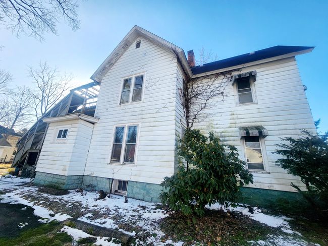25 W South St, House other with 3 bedrooms, 2 bathrooms and null parking in Hartford MI | Image 4