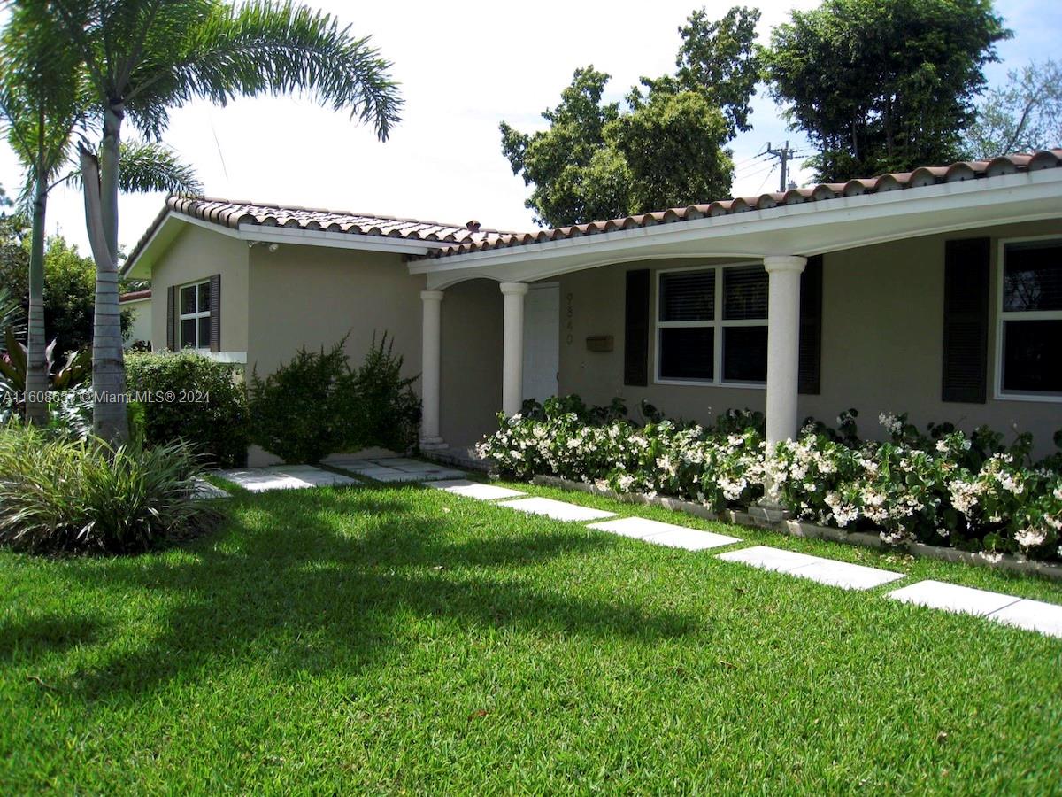 73rd Ave, Pinecrest, FL 33156