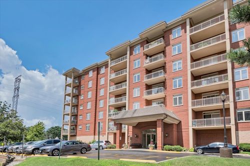 unit-207-8440 Callie Ave, Morton Grove, IL, 60053-5016 | Card Image