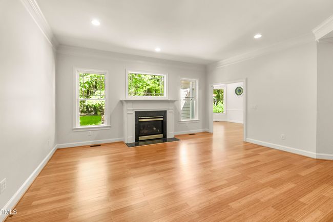 Family Room | Image 4