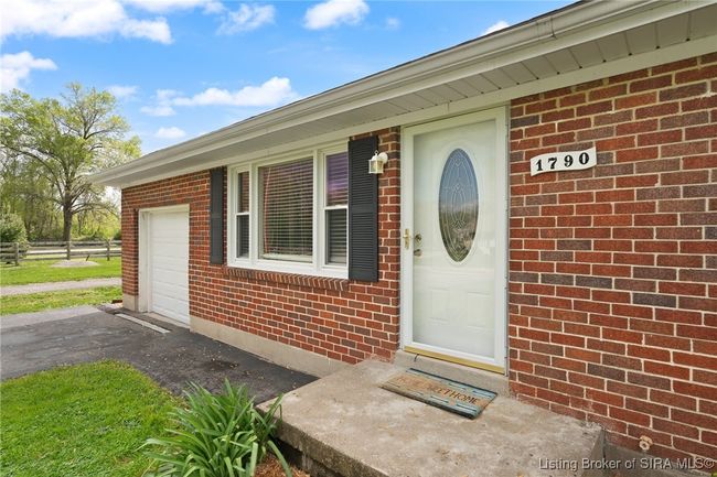 1790 Elmview Dr, Home with 2 bedrooms, 1 bathrooms and null parking in New Albany IN | Image 4