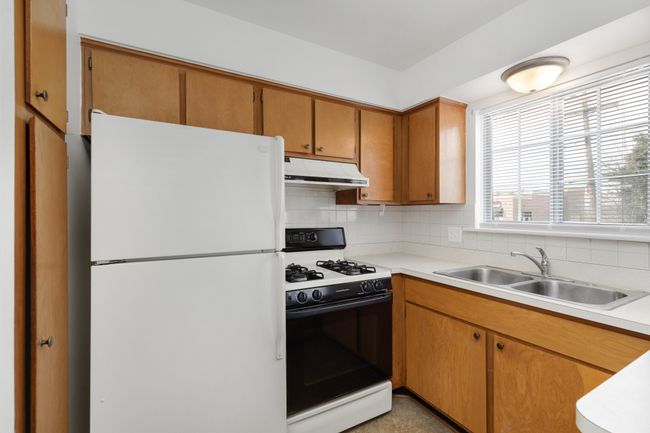 N2 - 8160 Crestview Dr, Condo with 1 bedrooms, 1 bathrooms and null parking in Sterling Heights MI | Image 4