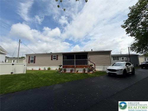 7468 Continental Cir, Trexlertown, PA, 18087-9606 | Card Image