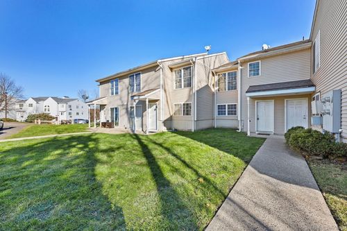 apt-4-92 Hamden Ave, Waterbury, CT, 06704-2795 | Card Image