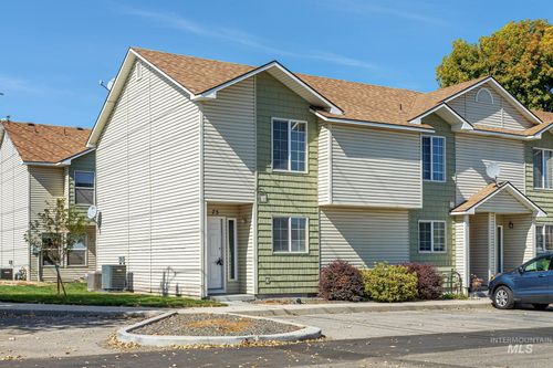 75 E King St, Meridian, ID, 83642-2767 | Card Image