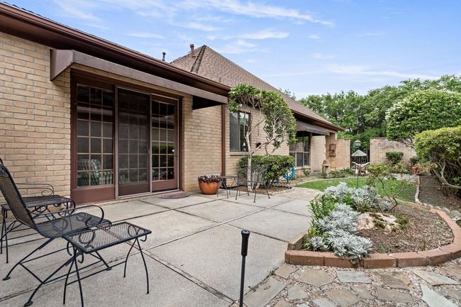 27 Bellchase Gardens Dr, House other with 2 bedrooms, 3 bathrooms and null parking in Beaumont TX | Image 25