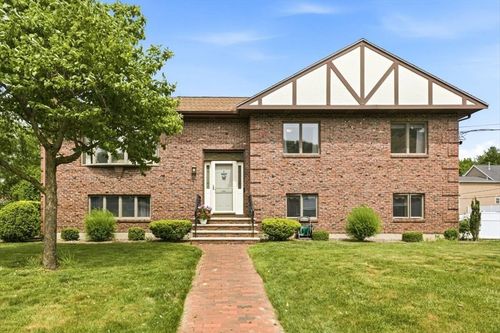 27 Feeney Rd, Norwood, MA, 02062-5557 | Card Image