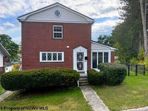 15 Dent St, Elkins, WV, 26241-3120 | Card Image