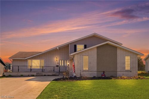 13901 Bennington Blvd, Middleburg Heights, OH, 44130-7008 | Card Image