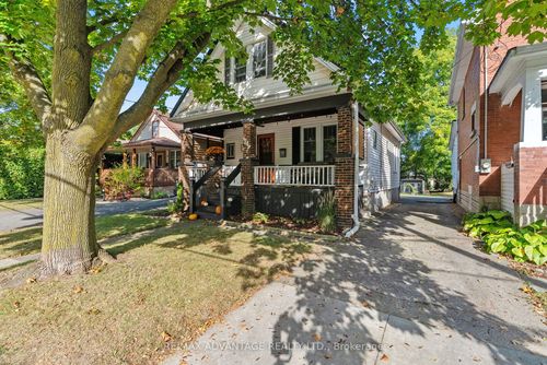 {{alt}} | Card Image