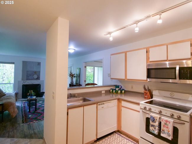 B - 5130 Sw Multnomah Blvd, Condo with 2 bedrooms, 2 bathrooms and null parking in Portland OR | Image 7