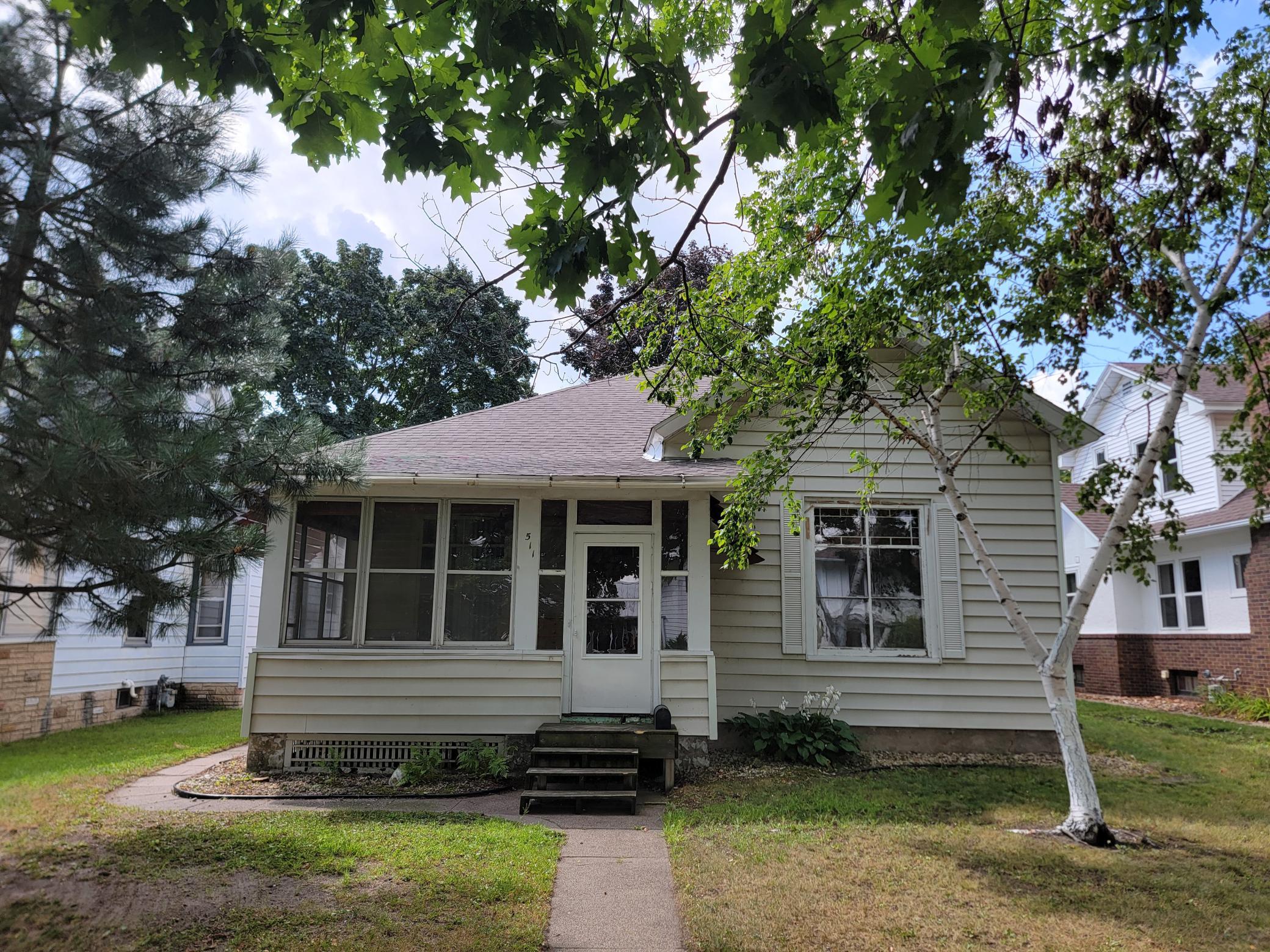 5th St, Winona, MN 55987