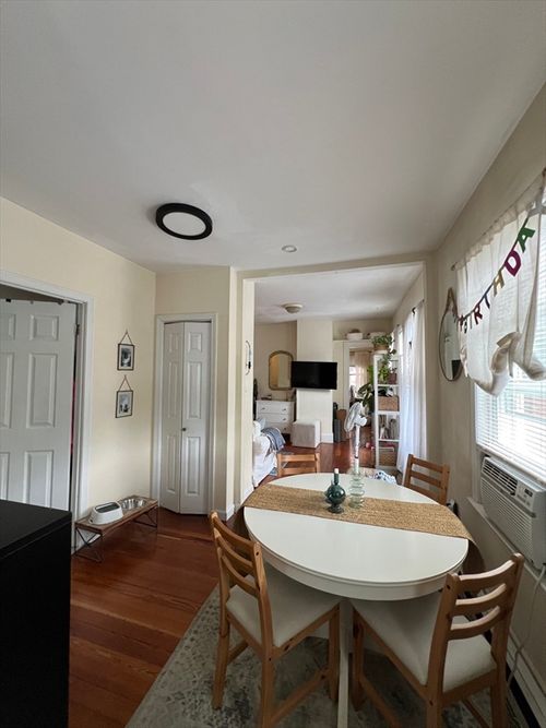1-93 Moore St, Cambridge, MA, 02139-1924 | Card Image