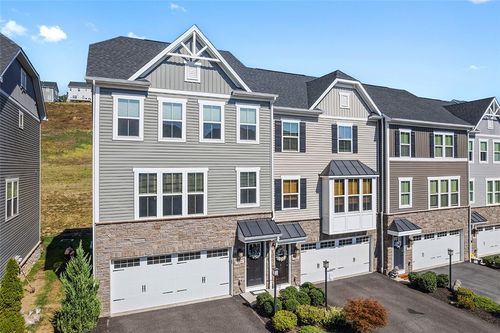 4009 Crown Dr, South Park, PA, 15129-5574 | Card Image
