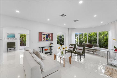 741 Ne 87th St, Miami, FL, 33138-3631 | Card Image
