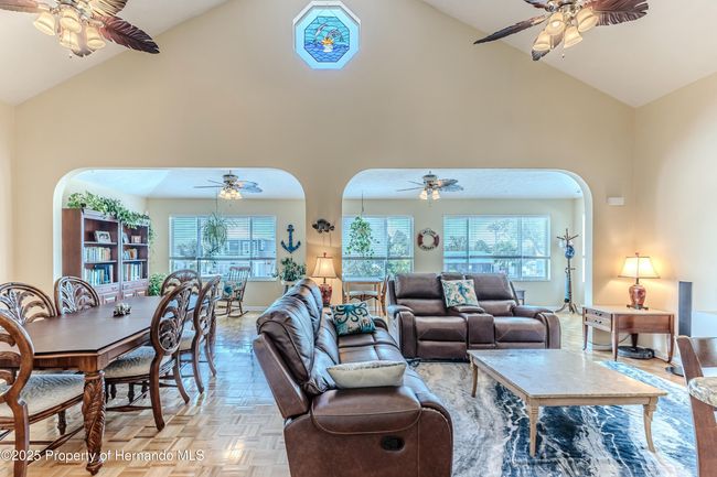Great Room with 17' Vaulted Ceiling | Image 23