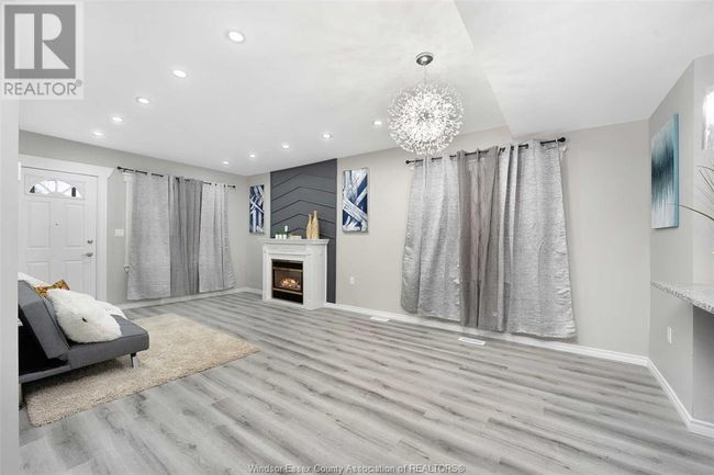 1061 Highland Ave, House other with 4 bedrooms, 3 bathrooms and null parking in Windsor ON | Image 8