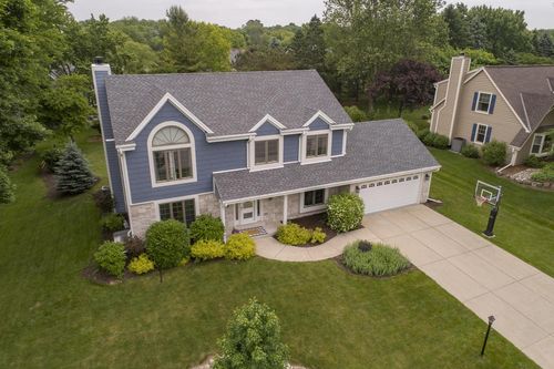 W277N2764 Chicory Lane, Pewaukee, WI, 53072 | Card Image