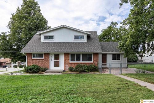 3222 S 59th Street, Omaha, NE, 68106 | Card Image