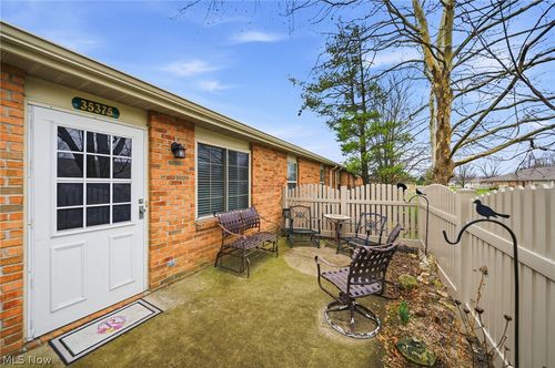 35375 Greenwich Ave, North Ridgeville, OH, 44039-1387 | Card Image