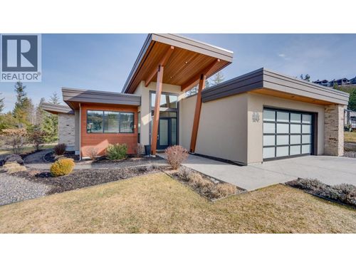 4-450 Predator Ridge Dr, Vernon, BC, V1H2L7 | Card Image