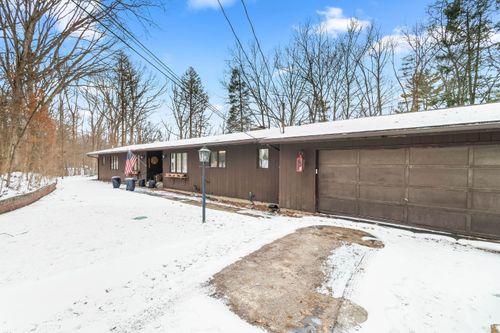 3671 Wildwood Court, Cambria Township, MI, 49242 | Card Image