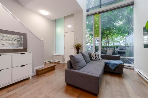 128 Dunsmuir St, Vancouver, BC, V6B1X7 | Card Image