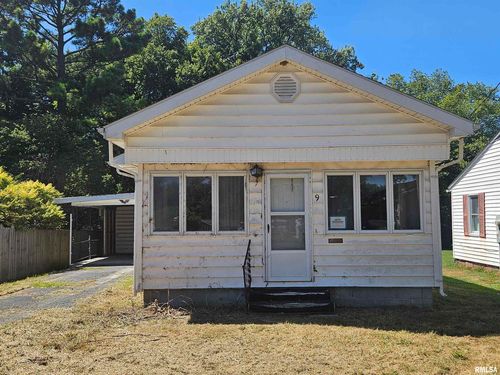 9 S Illinois Ave, Du Quoin, IL, 62832-2620 | Card Image