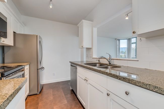 1002 - 140 E 14 Th Street, Condo with 1 bedrooms, 1 bathrooms and 1 parking in North Vancouver BC | Image 12