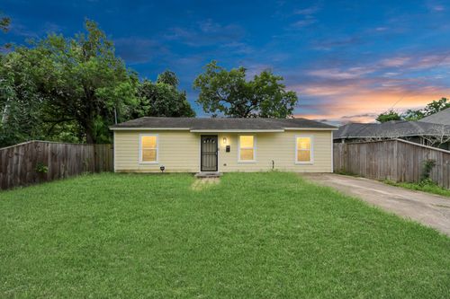 4522 Larkspur St, Houston, TX, 77051-2826 | Card Image