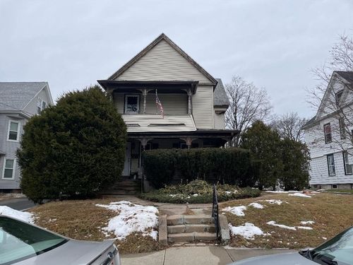 76 Nonotuck St, Holyoke, MA, 01040-2656 | Card Image