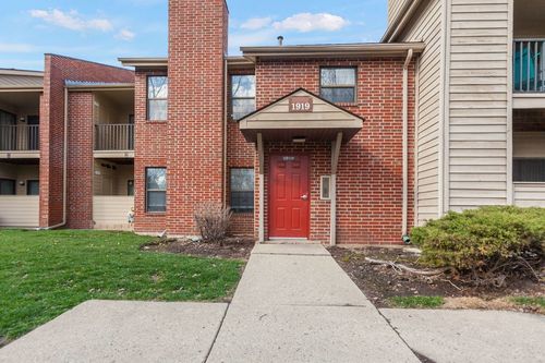 apt-209-1919 N Hicks Rd, Palatine, IL, 60074-2531 | Card Image