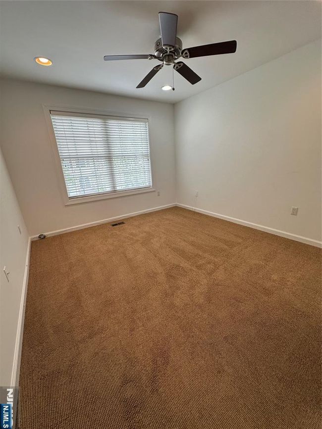 35 Magnolia Way, House attached with 3 bedrooms, 3 bathrooms and null parking in North Haledon NJ | Image 30