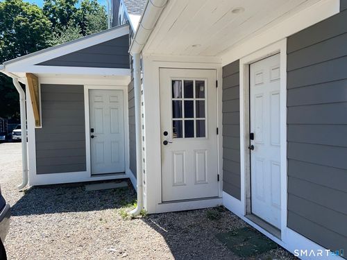 9 Hiawatha Ln, Westport, CT, 06880-5810 | Card Image