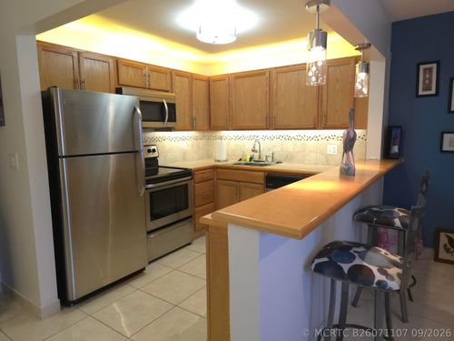 105 Oxford 100, West Palm Beach, FL, 33417-1411 | Card Image