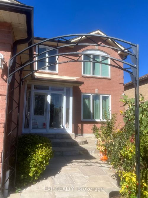 room-1-and-2-14 Griffiths Dr, Ajax, ON, L1T3J3 | Card Image