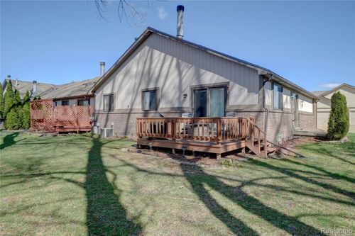 20522 Longwood Dr, Clinton Township, MI, 48038-4421 | Card Image