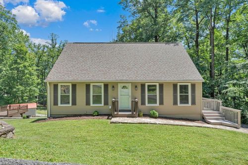 7611 Wineberry Trl, Roanoke, VA, 24018-5379 | Card Image