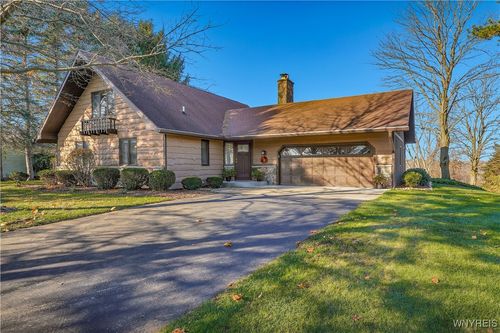 11486 Tomarsue Dr, Marilla, NY, 14102-9704 | Card Image