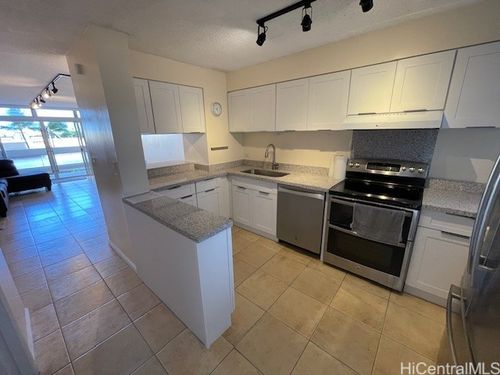 apt-528-500 University Ave, Honolulu, HI, 96826-4907 | Card Image