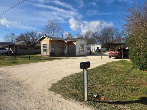 212 S Arkansas St, Caddo, OK, 74729-2019 | Card Image