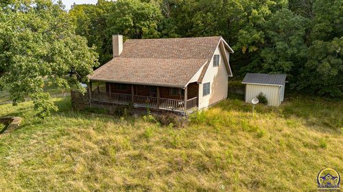 16008 62nd St, Oskaloosa, KS, 66066-4132 | Card Image