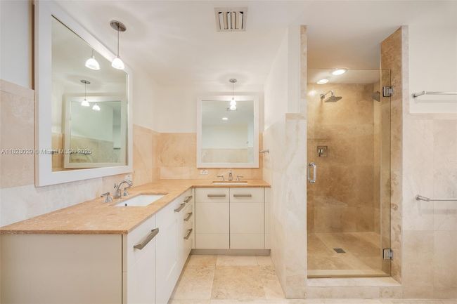 305 - 3540 Main Hwy, Condo with 2 bedrooms, 2 bathrooms and null parking in Coconut Grove FL | Image 11