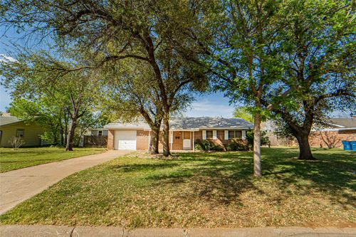 1304 Sycamore St, Breckenridge, TX, 76424-5119 | Card Image