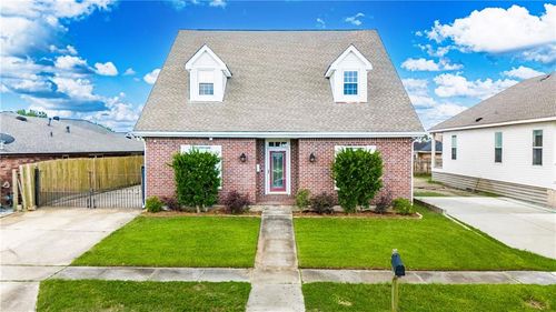 8336 Sabre Dr, Chalmette, LA, 70043-1134 | Card Image