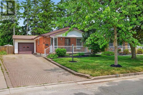 11 Cornell Cres, London, ON, N5V1N2 | Card Image